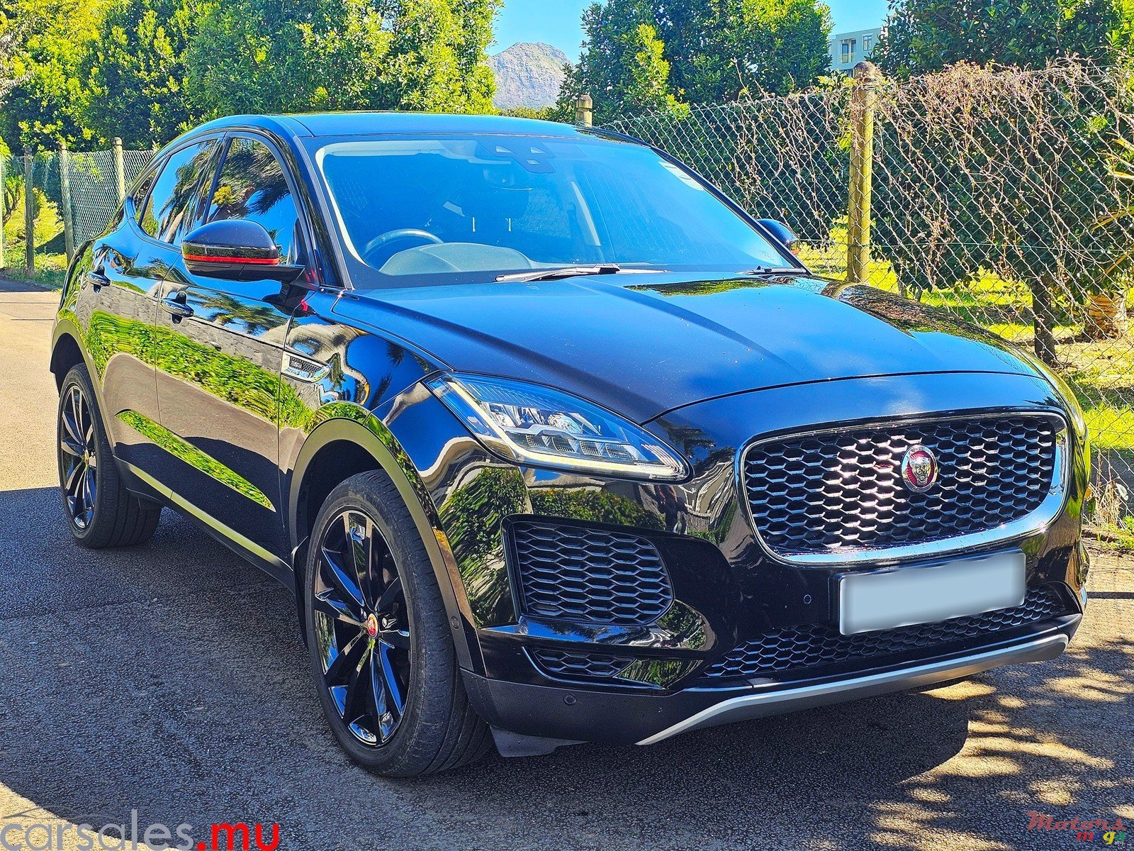 2019' Jaguar E-Pace 2.0D AWD photo #2