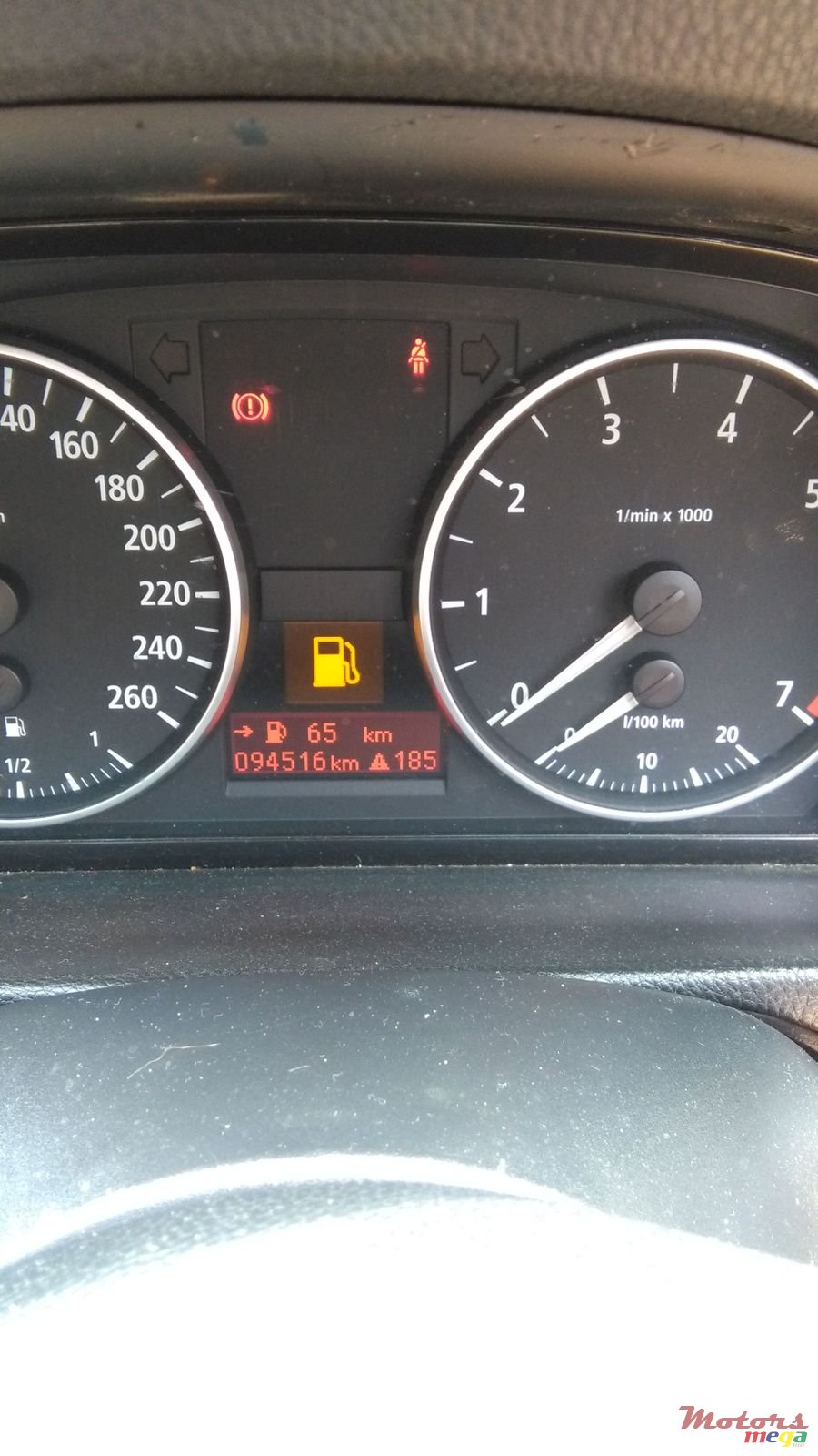 2005' BMW 1 Series 3 Door photo #2