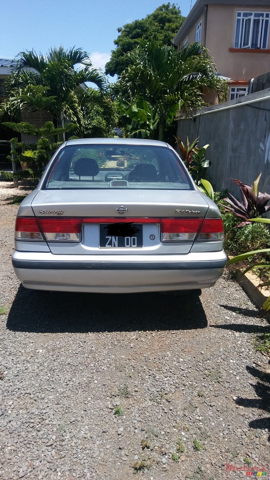 2000' Nissan Sunny photo #1