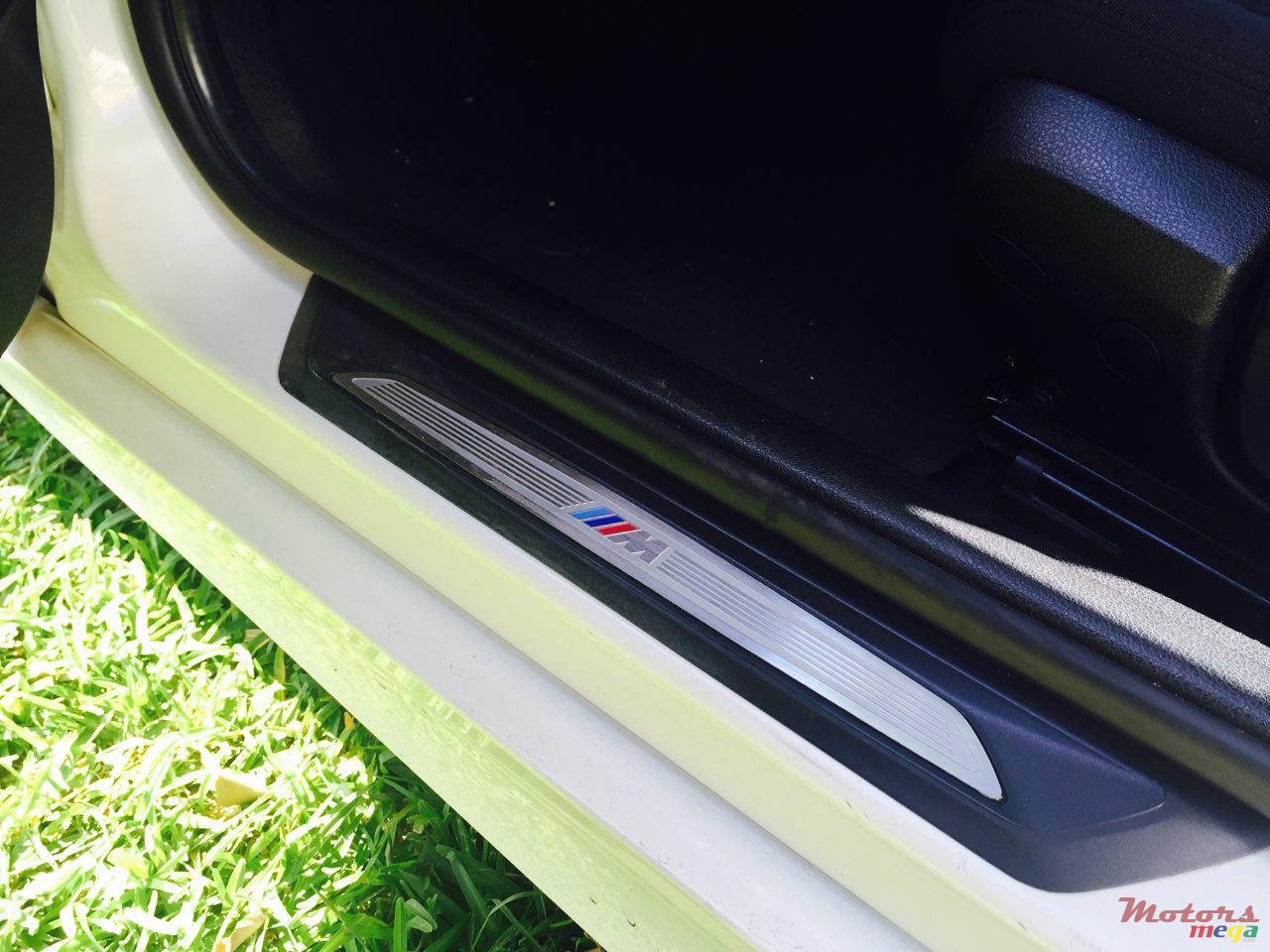 2011' BMW 1 Series photo #5