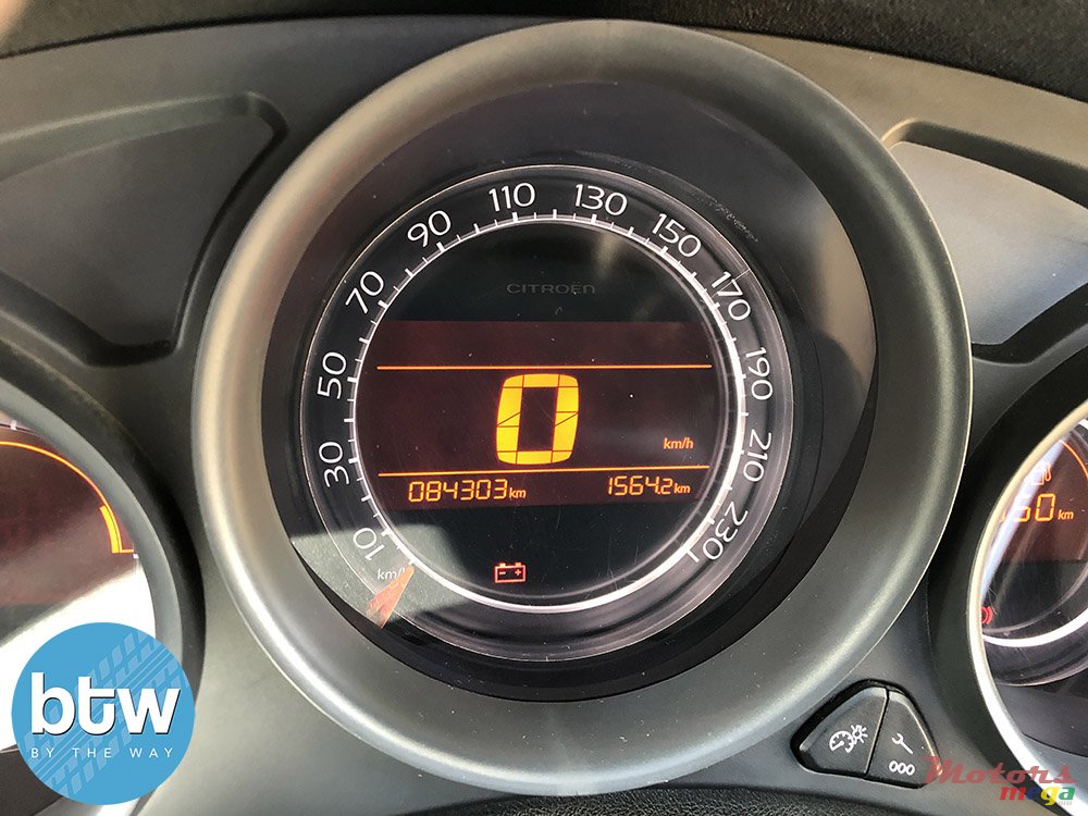 2015' Citroen C4 photo #7