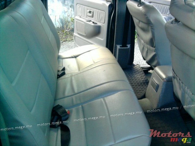 2000' Isuzu 4x4 KB 280 photo #4