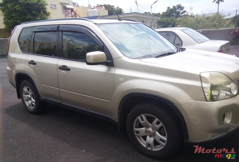2010' Nissan X-Trail photo #1