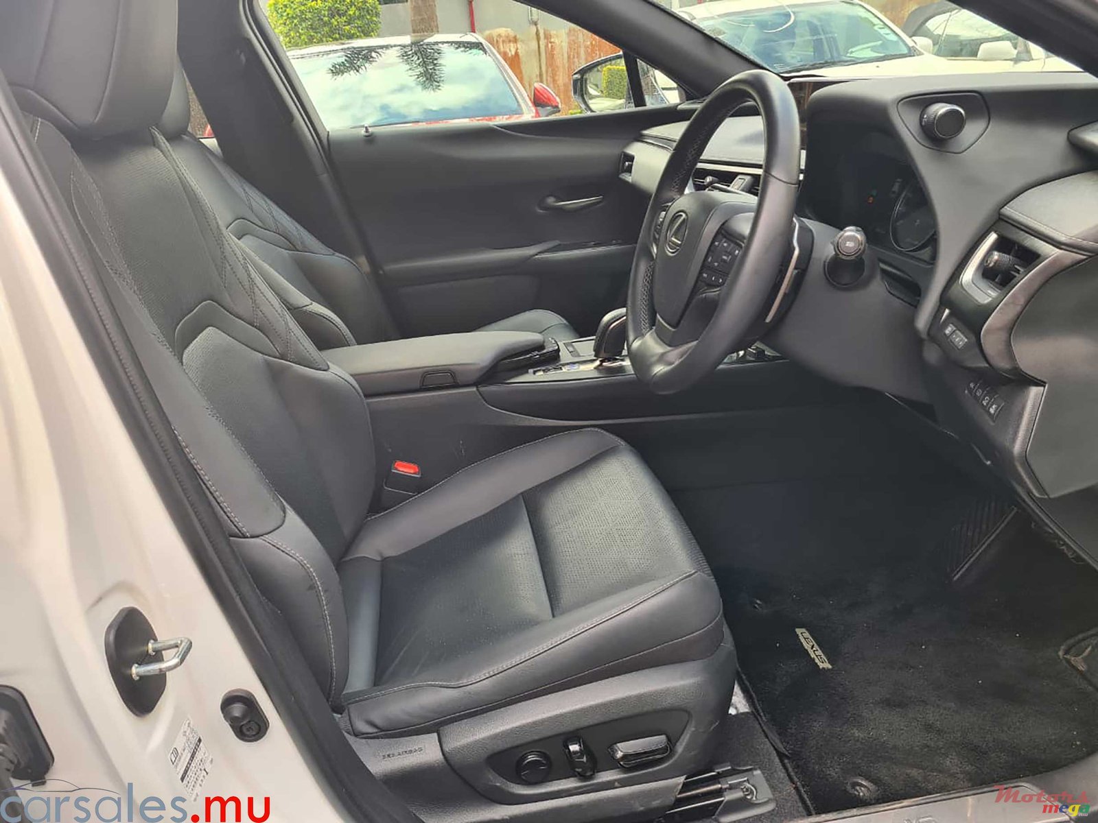 2022' Lexus UX 300e 152kW photo #5