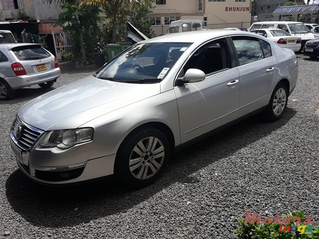 2006' Volkswagen Passat photo #1