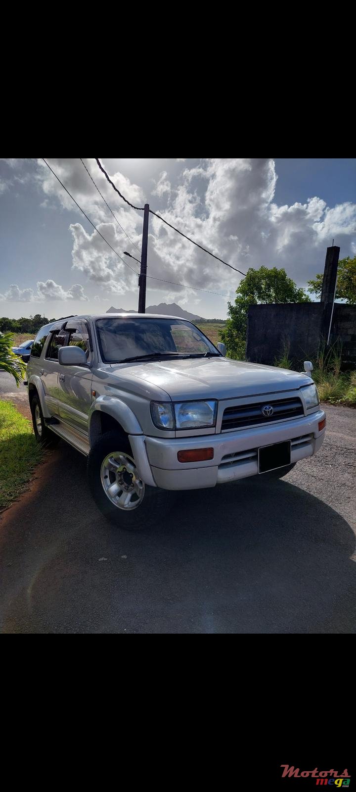 1998' Toyota Hilux Surf jeep photo #3