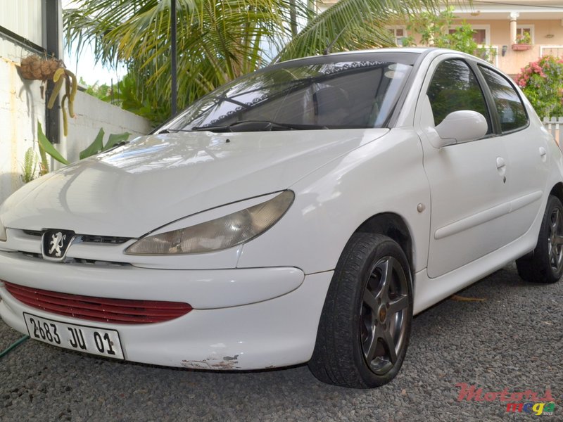 2001' Peugeot 206 photo #1