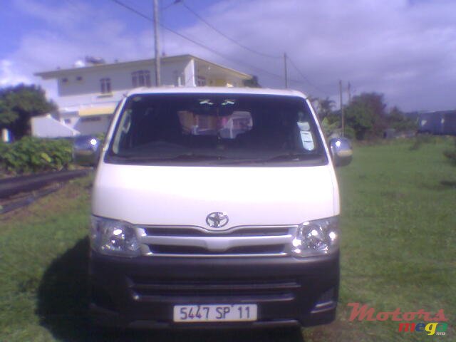 2011' Toyota photo #1