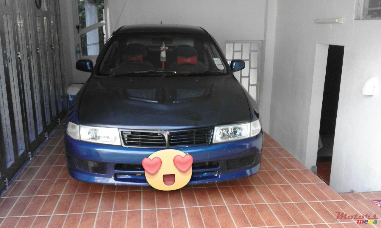 1998' Mitsubishi Lancer photo #1
