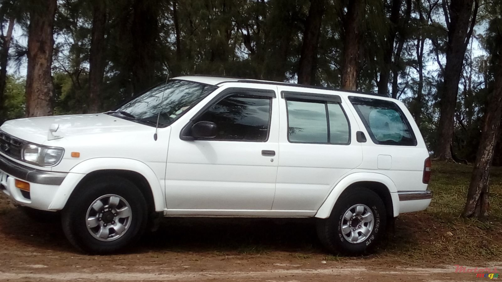1997' Nissan Terrano photo #1