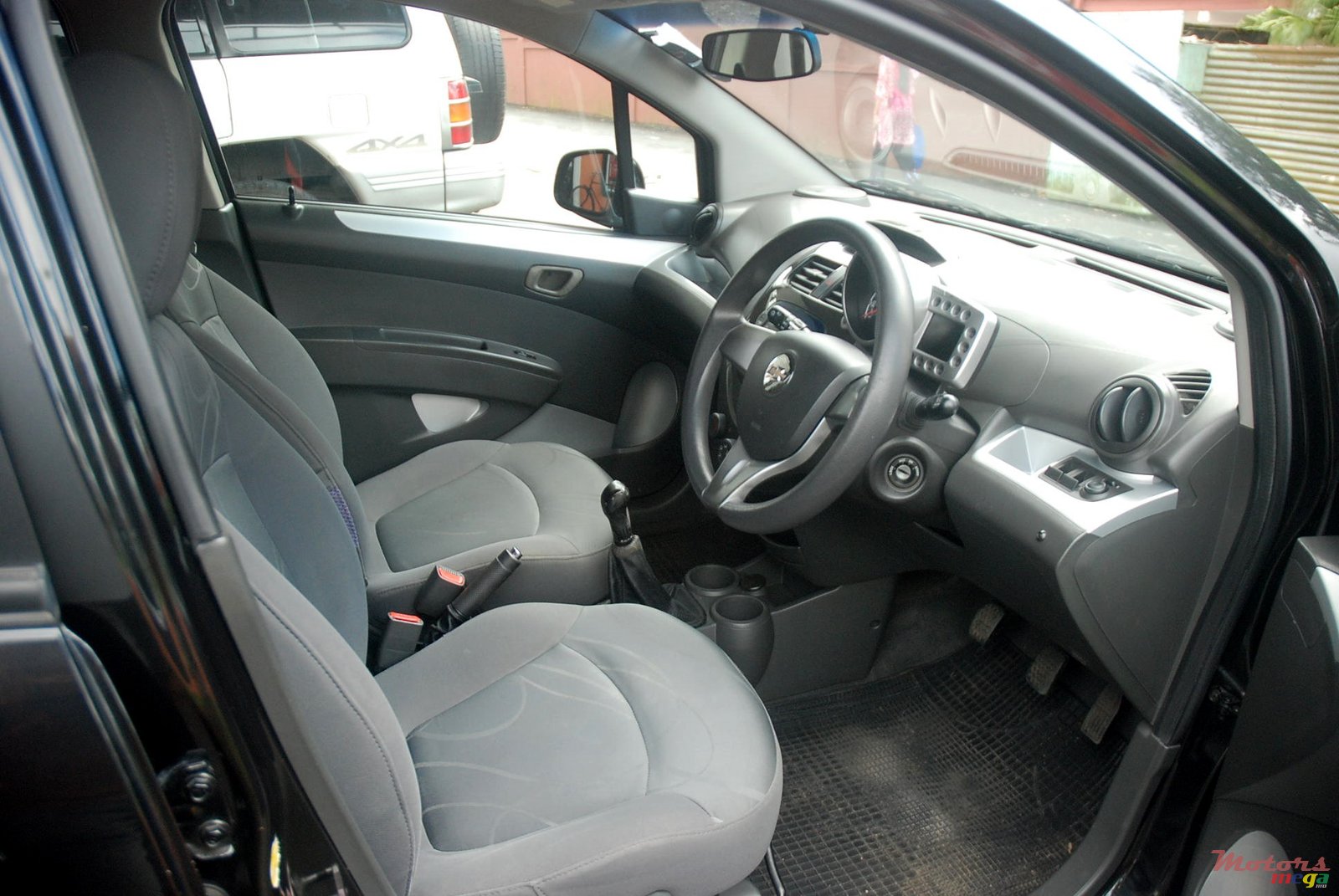2011' Chevrolet Spark photo #4