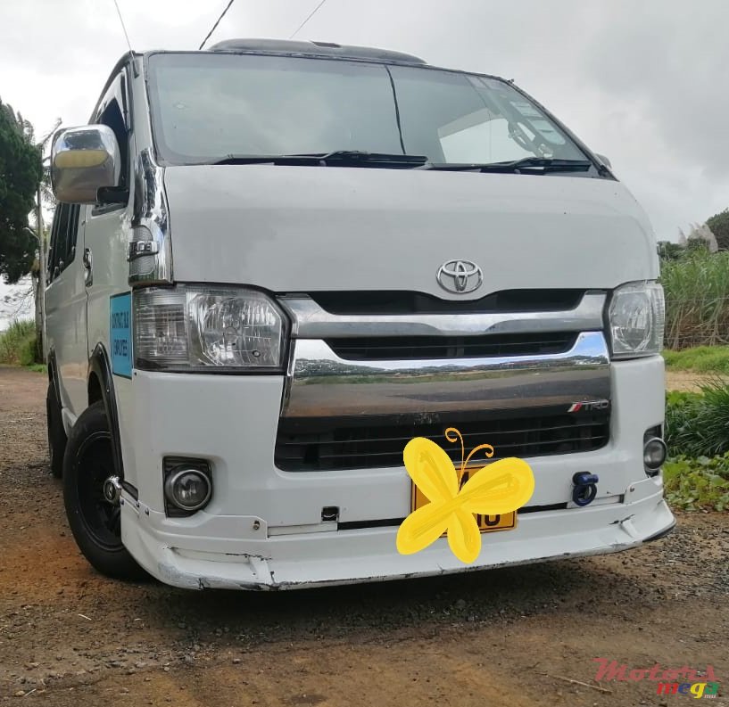 2010' Toyota HiAce photo #1