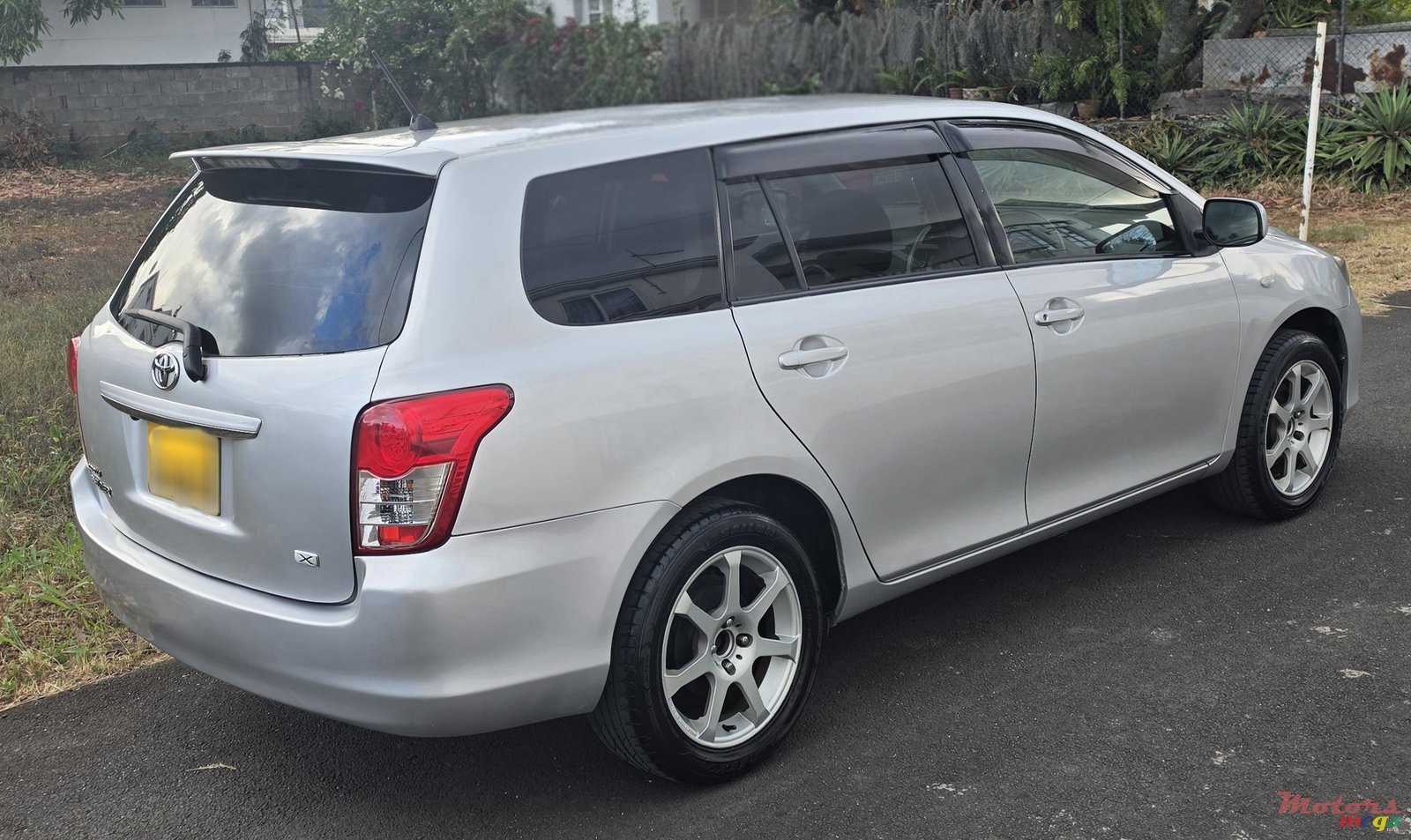 2012' Toyota Fielder photo #2