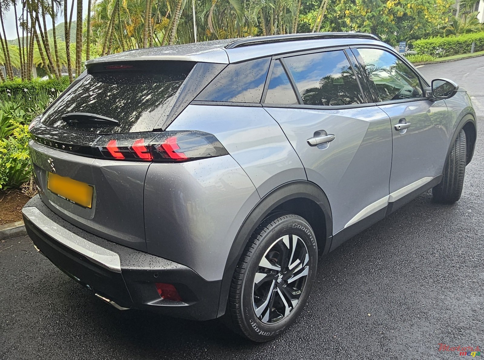 2020' Peugeot 2008 photo #2