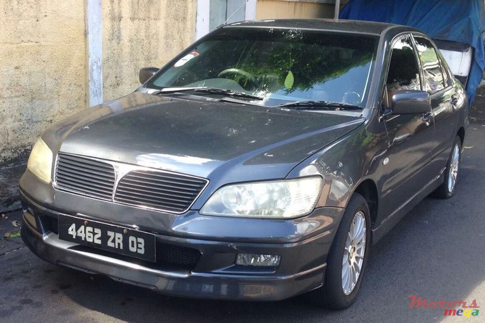 2003' Mitsubishi Lancer photo #1