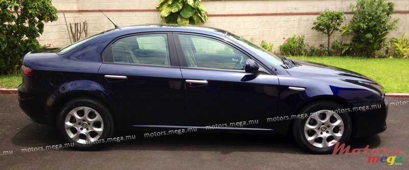 2008' Alfa Romeo 159 photo #2