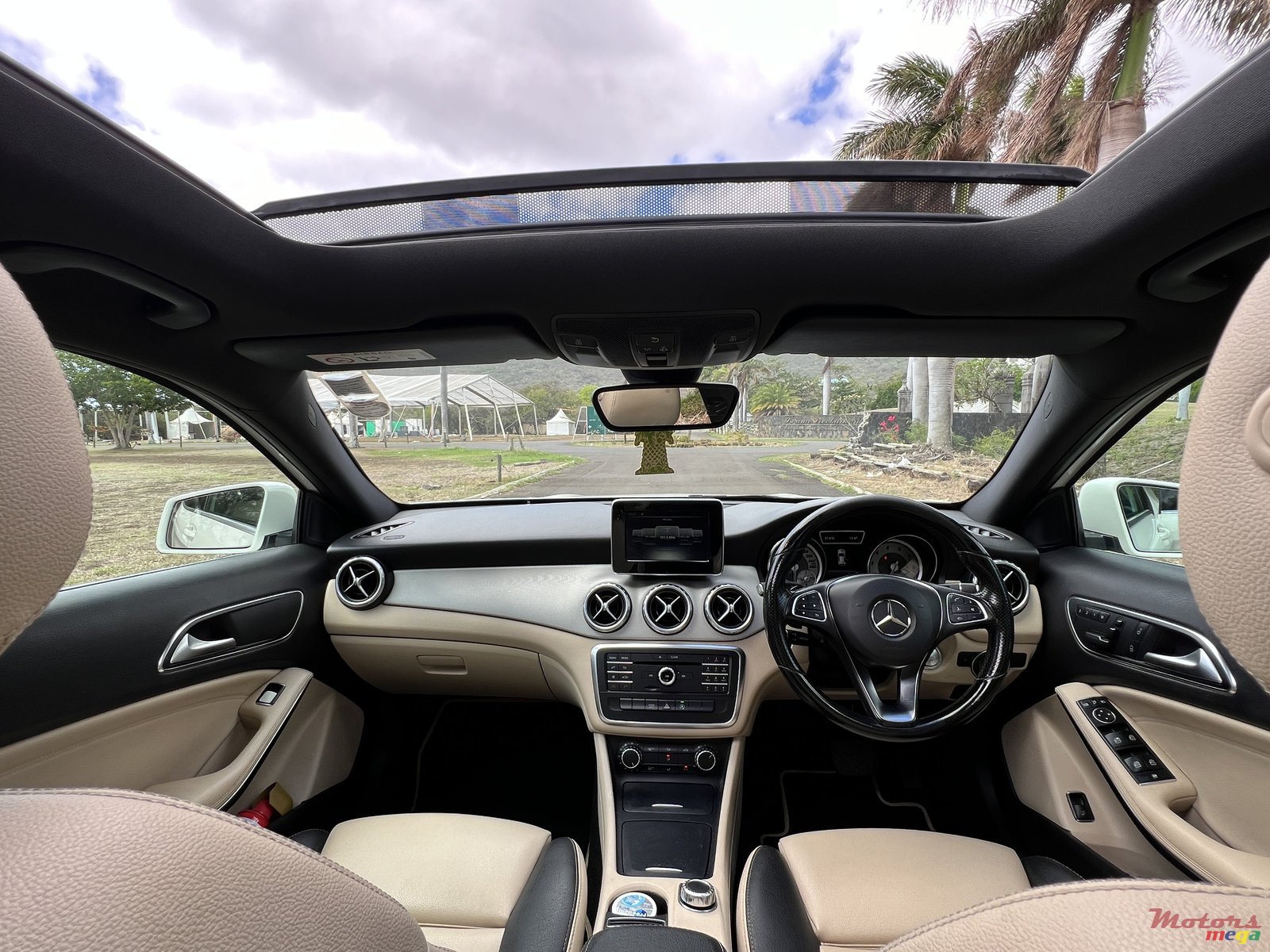 2017' Mercedes-Benz GLA 200 photo #6