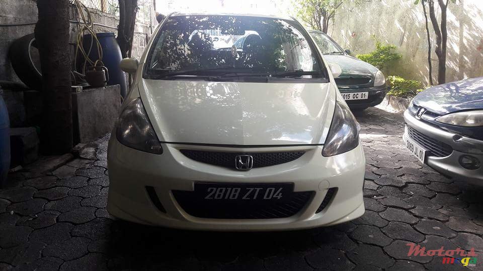 2004' Honda photo #1