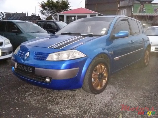 2005' Renault Megane photo #2