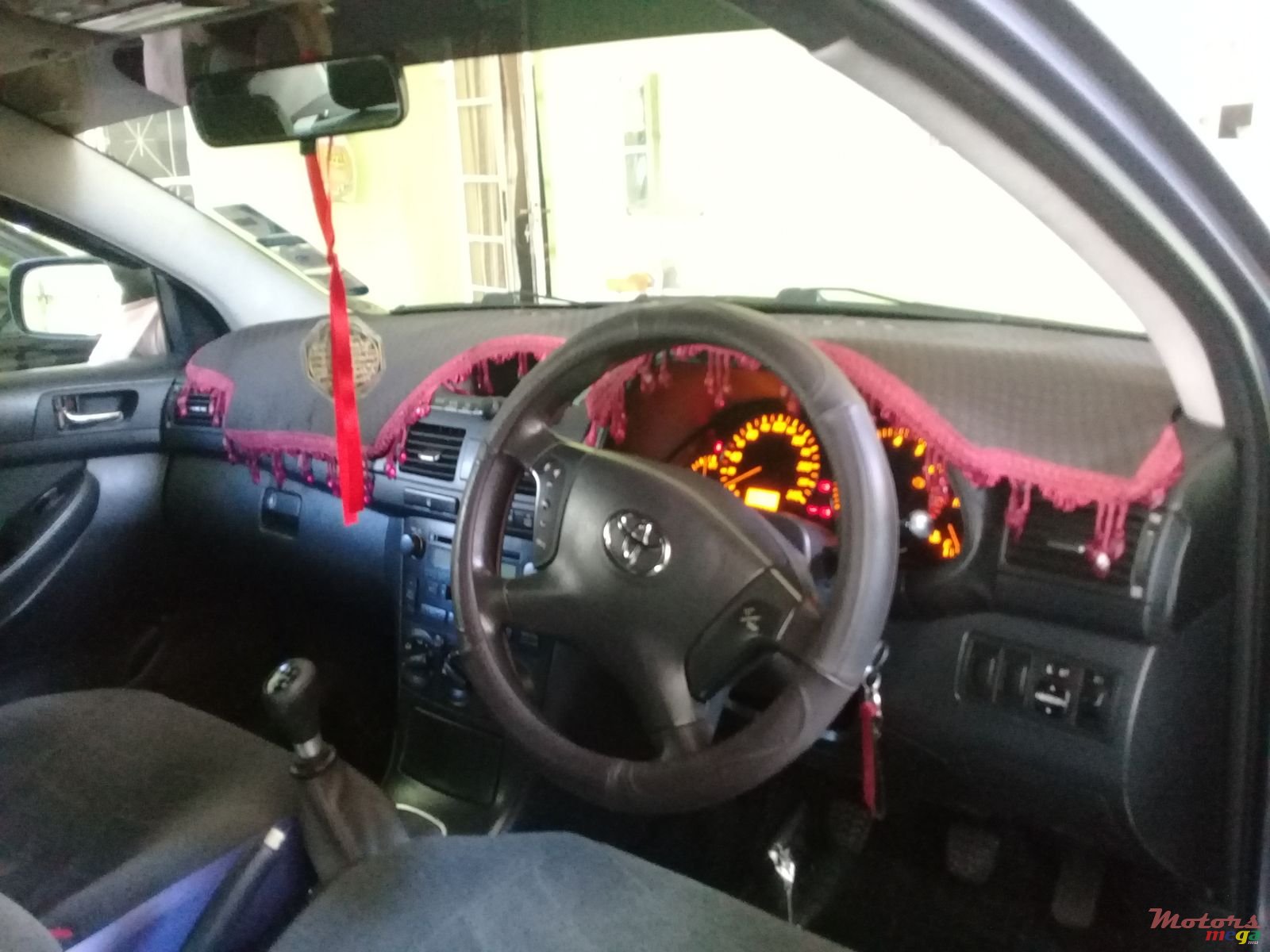 2006' Toyota Avensis Saloon photo #6