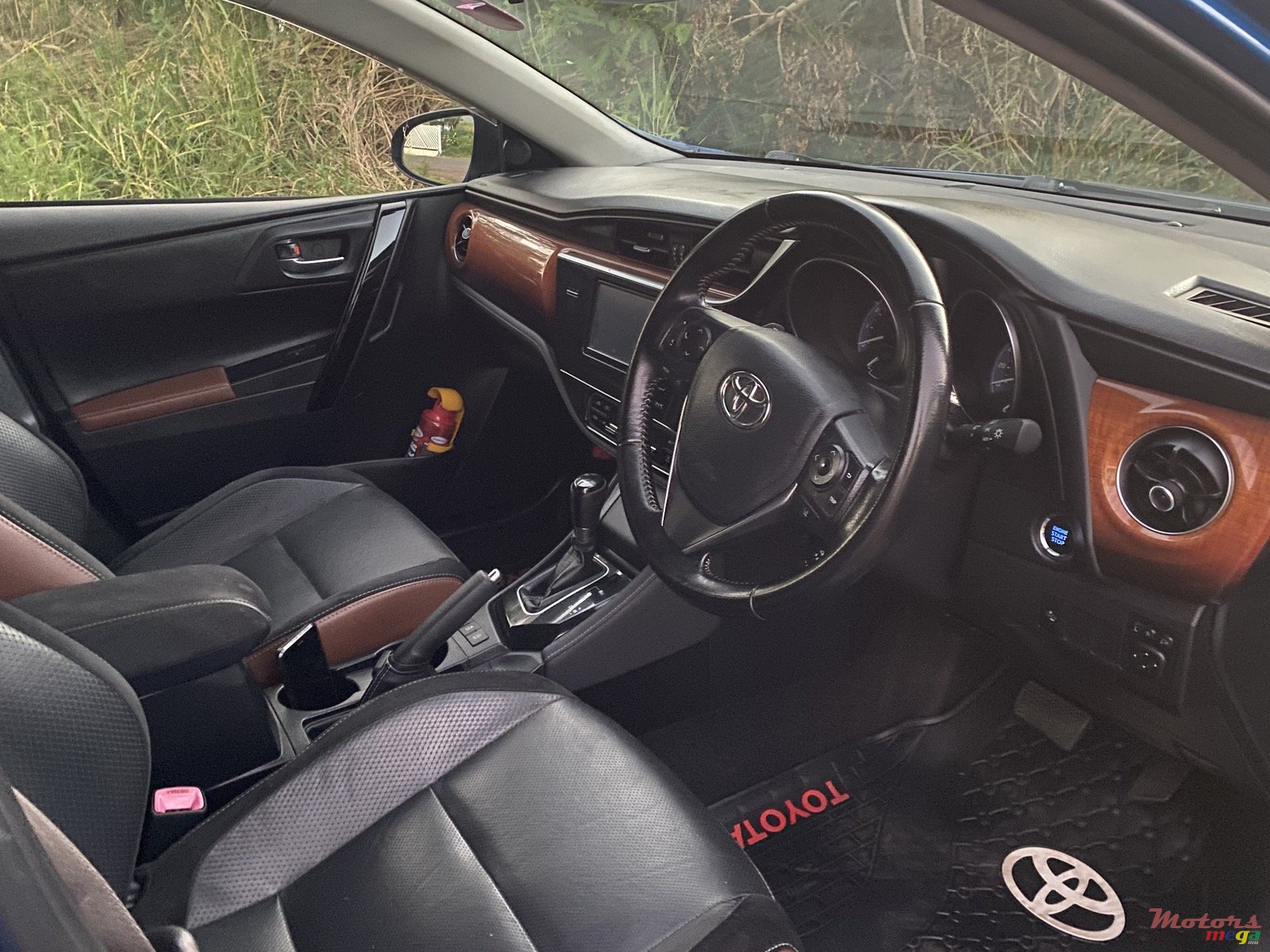 2015' Toyota Auris photo #6