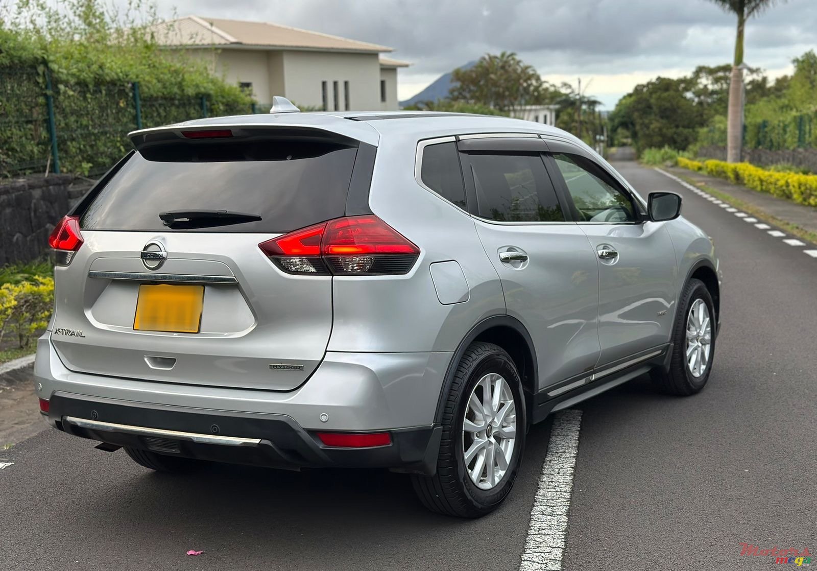 2017' Nissan Xtrail Hybrid photo #3