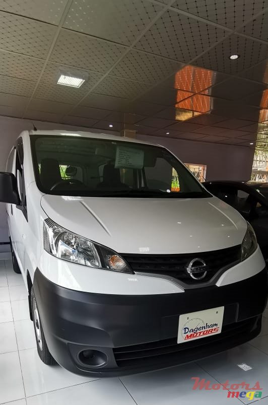 2017' Nissan NV 200 photo #1