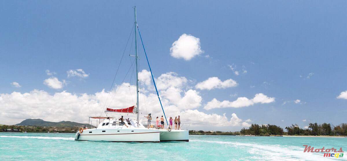 2012' Cruisers Yachts photo #2