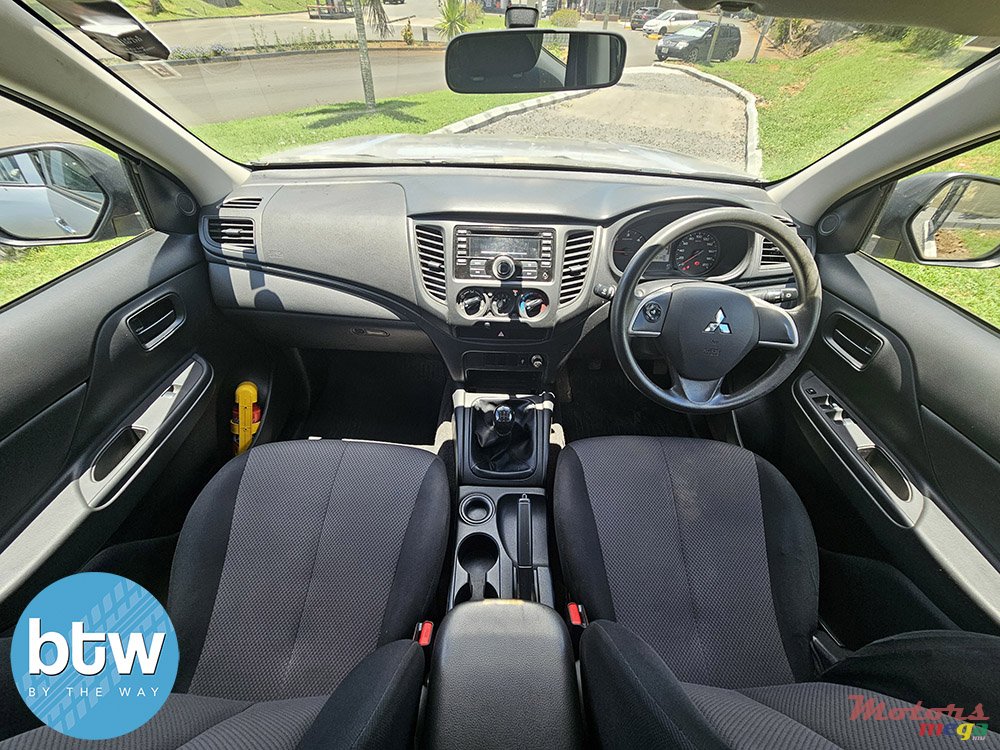 2021' Mitsubishi Triton 4X2 photo #6