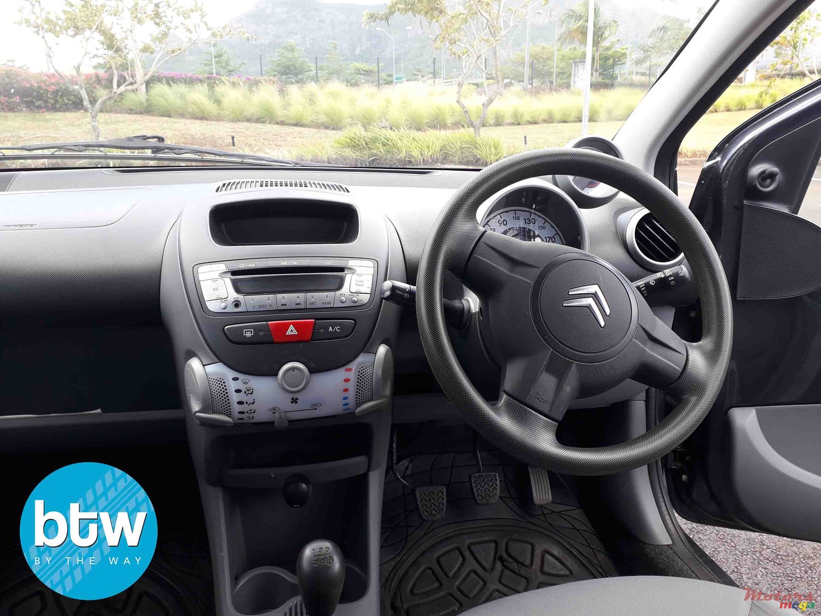 2012' Citroen C1 photo #4