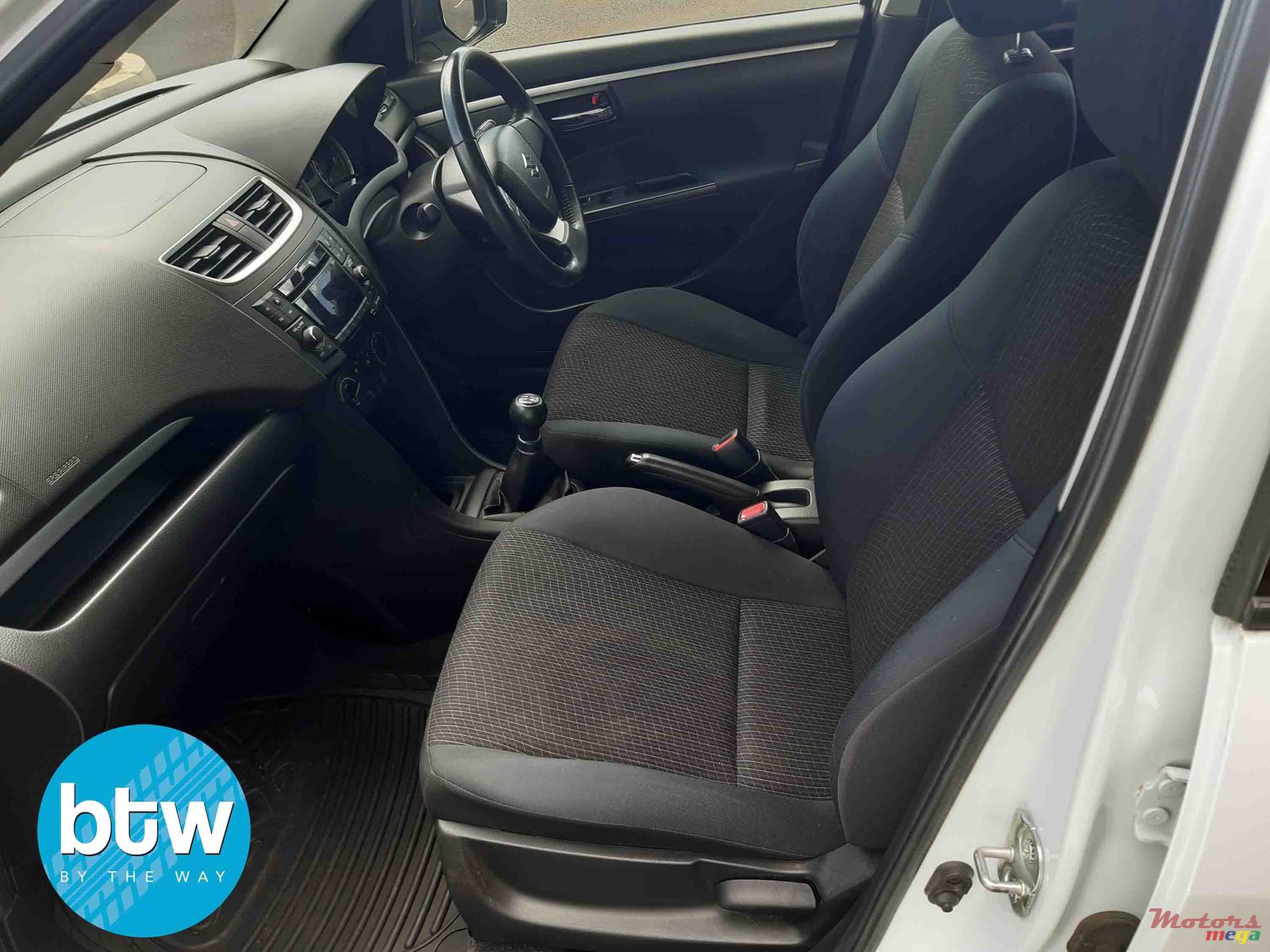 2014' Suzuki Swift photo #4