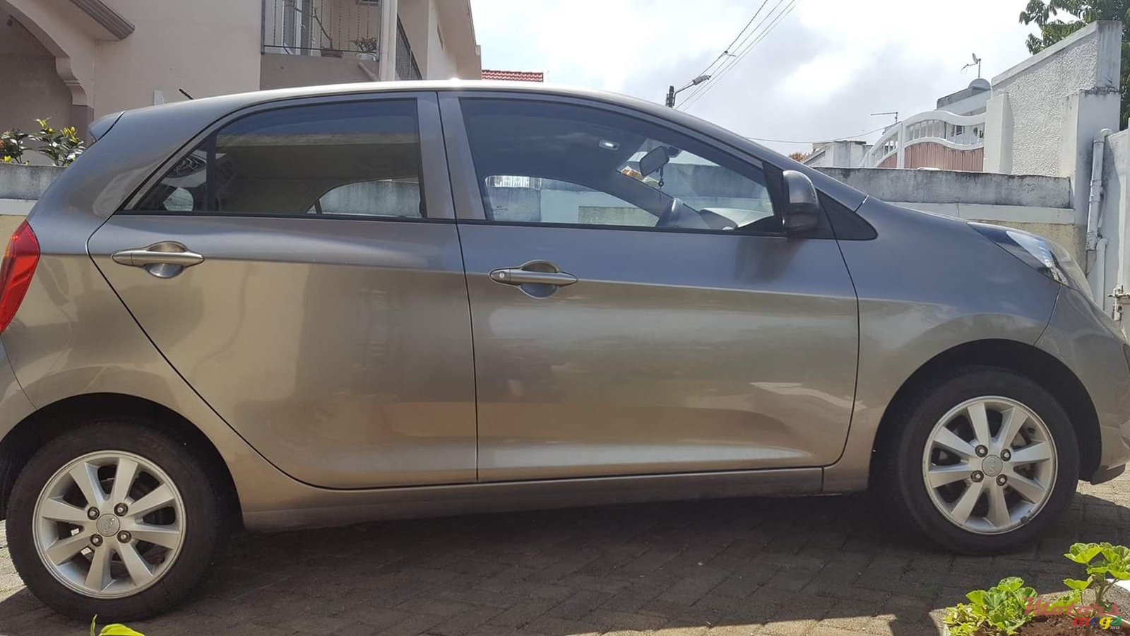 2012' Kia Picanto photo #4