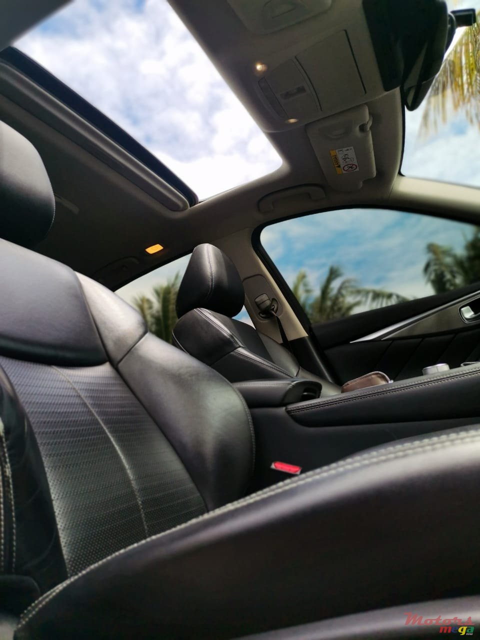 2016' Infiniti Q50 photo #6