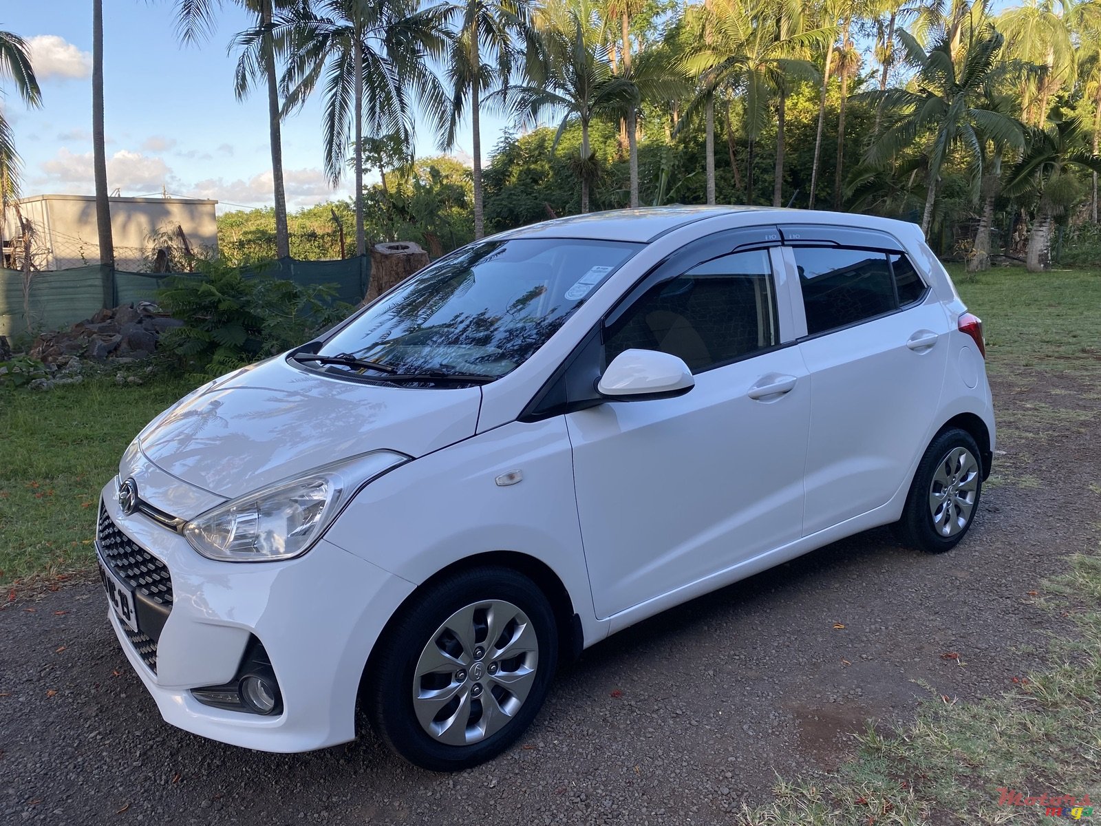 2019' Hyundai i10 Grand photo #2