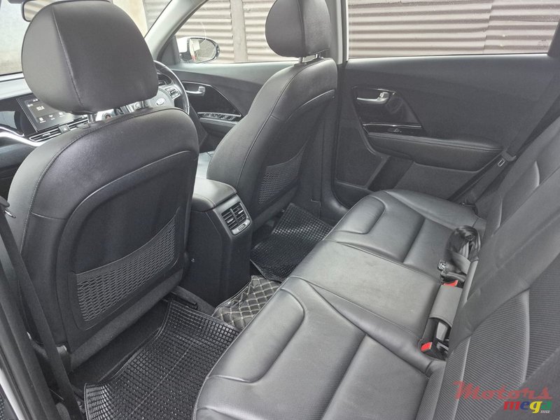 2020' Kia Niro Eco Hybrid photo #7