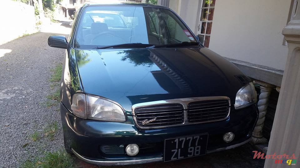 1998' Toyota Starlet Carat Limited Edition photo #1