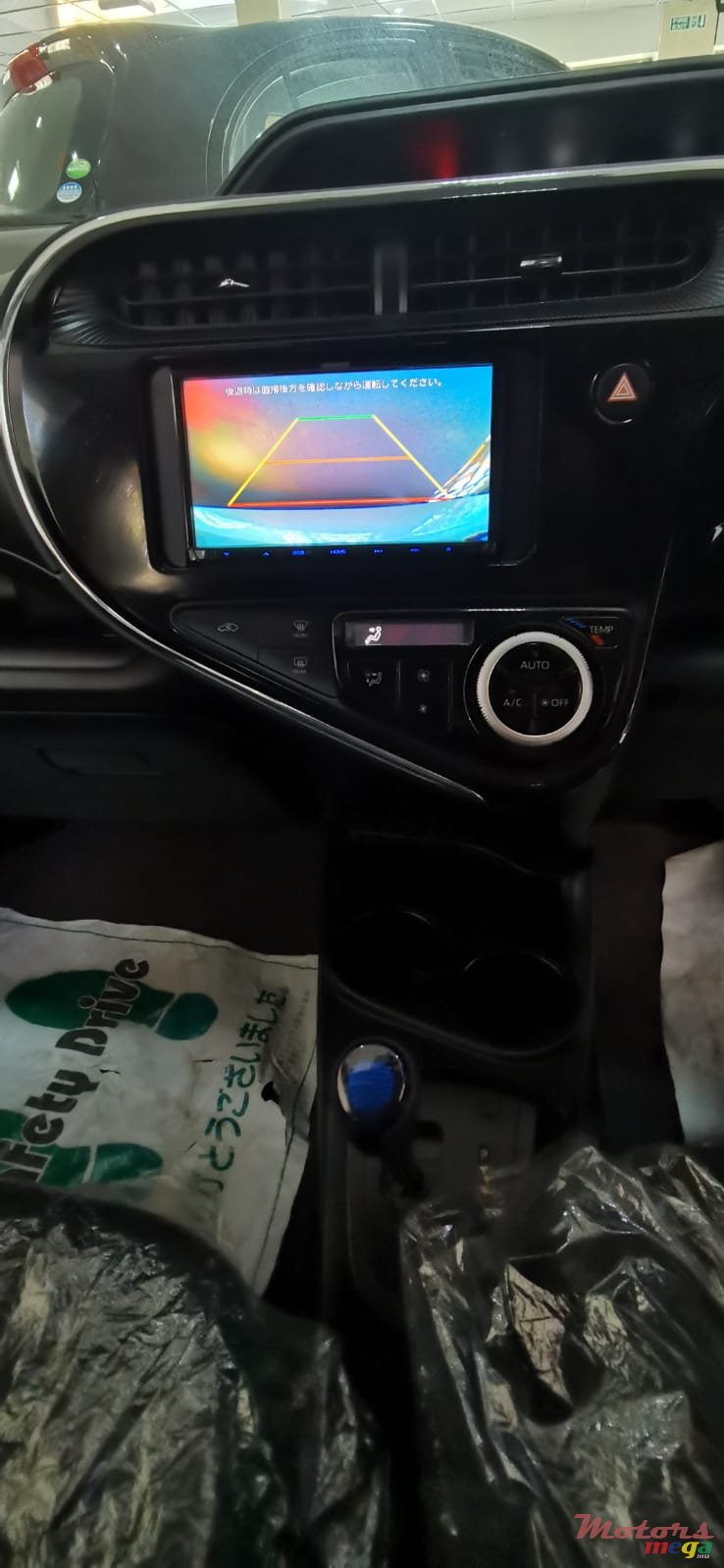 2018' Toyota Aqua photo #3