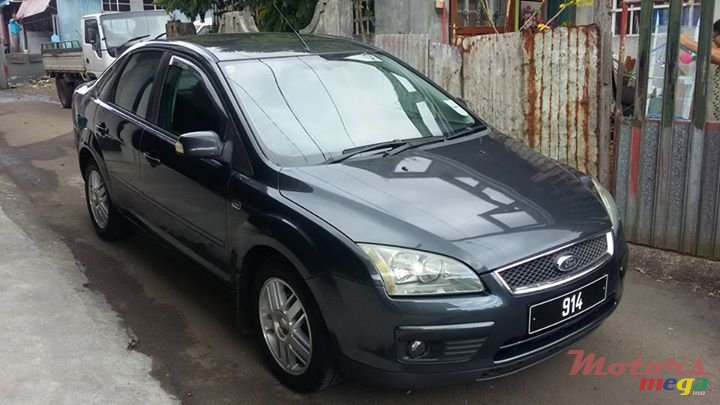 2007' Ford Focus photo #2