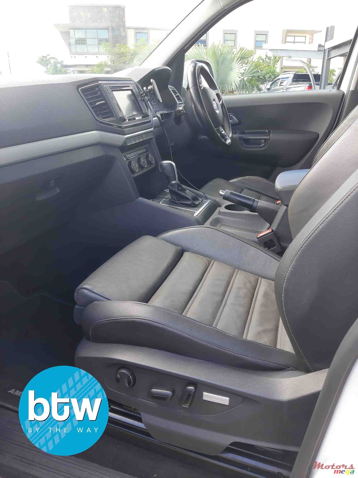 2018' Volkswagen Amarok photo #5