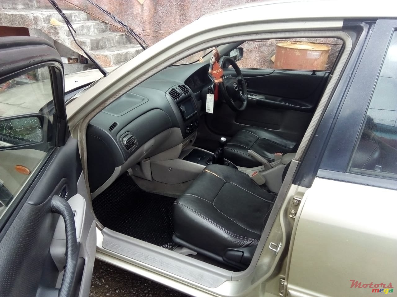 2002' Mazda 323 No modifications photo #5