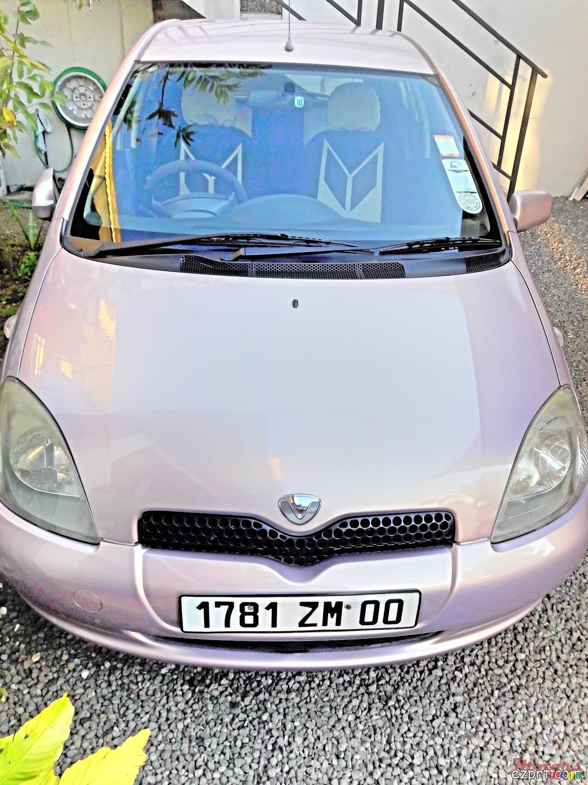 2000' Toyota Vitz photo #2