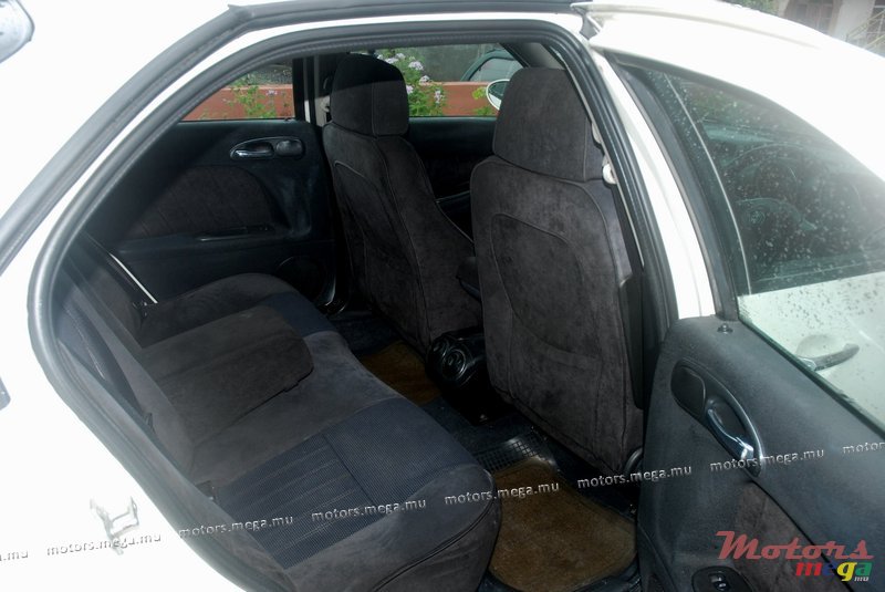 2004' Alfa Romeo 156 photo #4