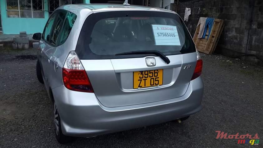 2005' Honda Fit photo #3