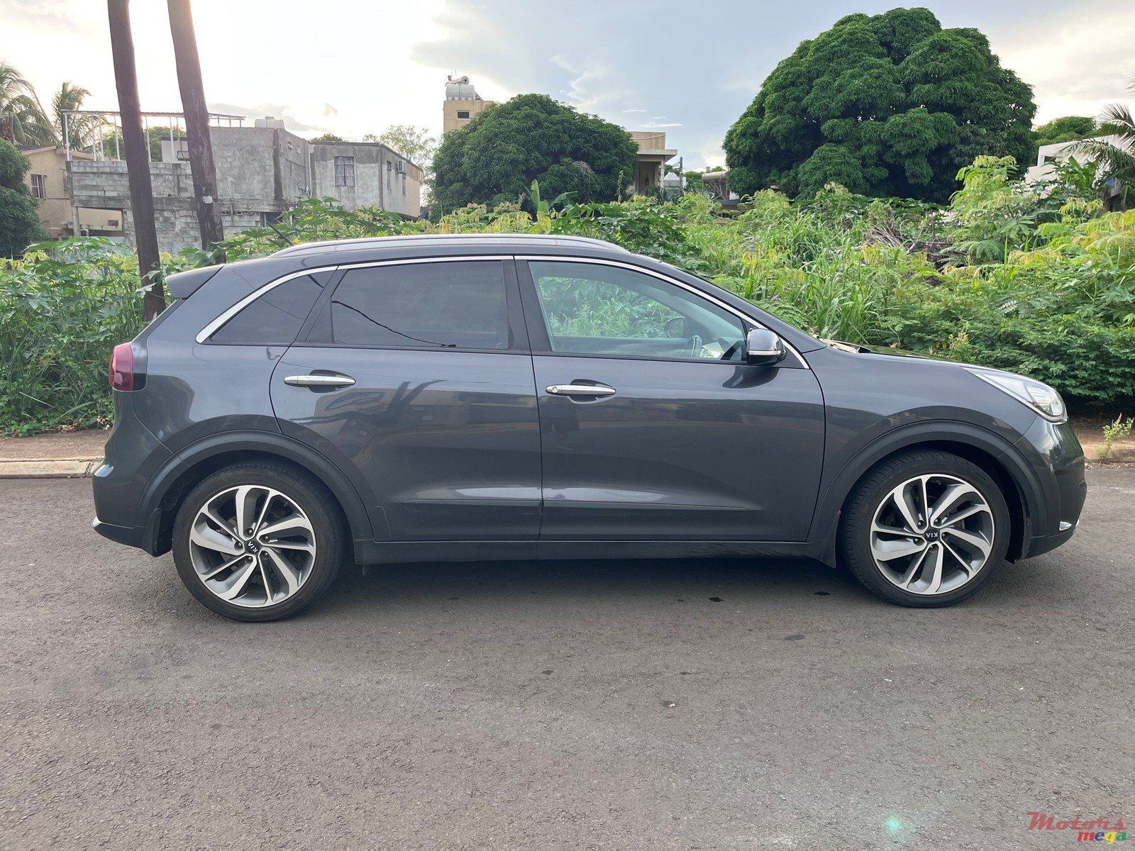 2019' Kia Niro photo #7