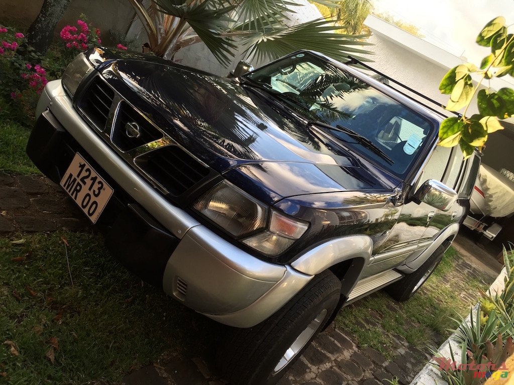 2000' Nissan Patrol photo #1