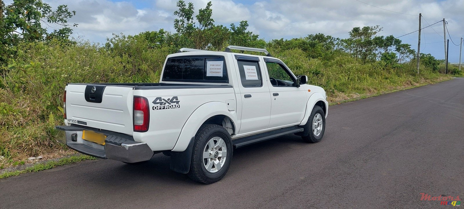 2021' Nissan Hardbody 4x4 photo #4