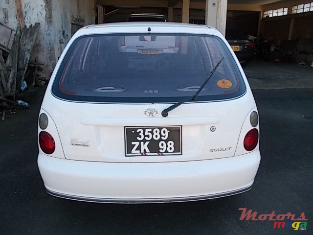 1998' Toyota Starlet Carat photo #3