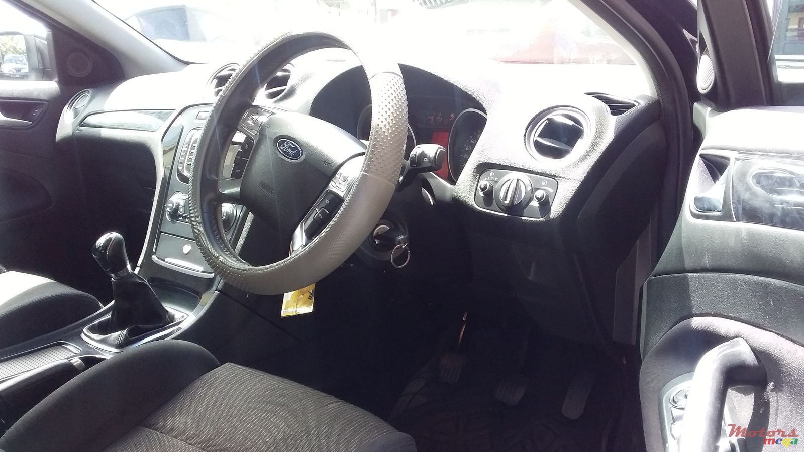 2012' Ford Mondeo photo #3