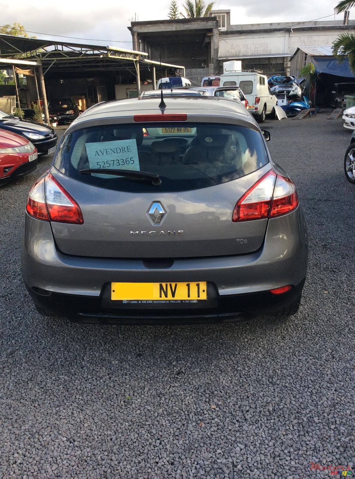 2011' Renault Megane photo #3