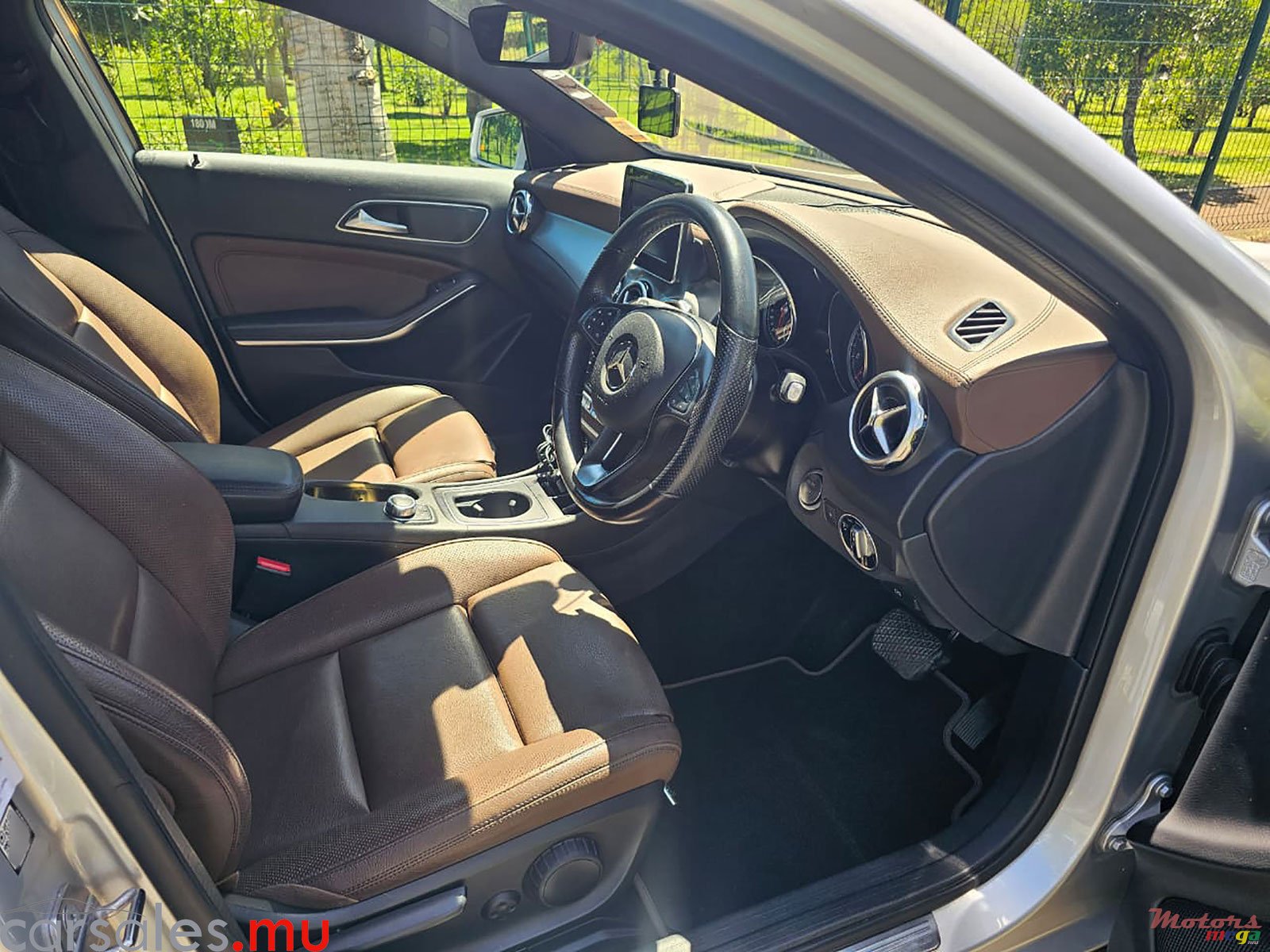 2019' Mercedes-Benz GLA 180 Urban 1.6 photo #6